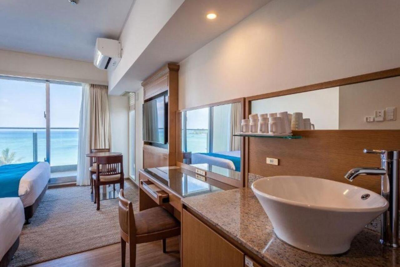 Kariyushi Lch. Resort Nago Extérieur photo